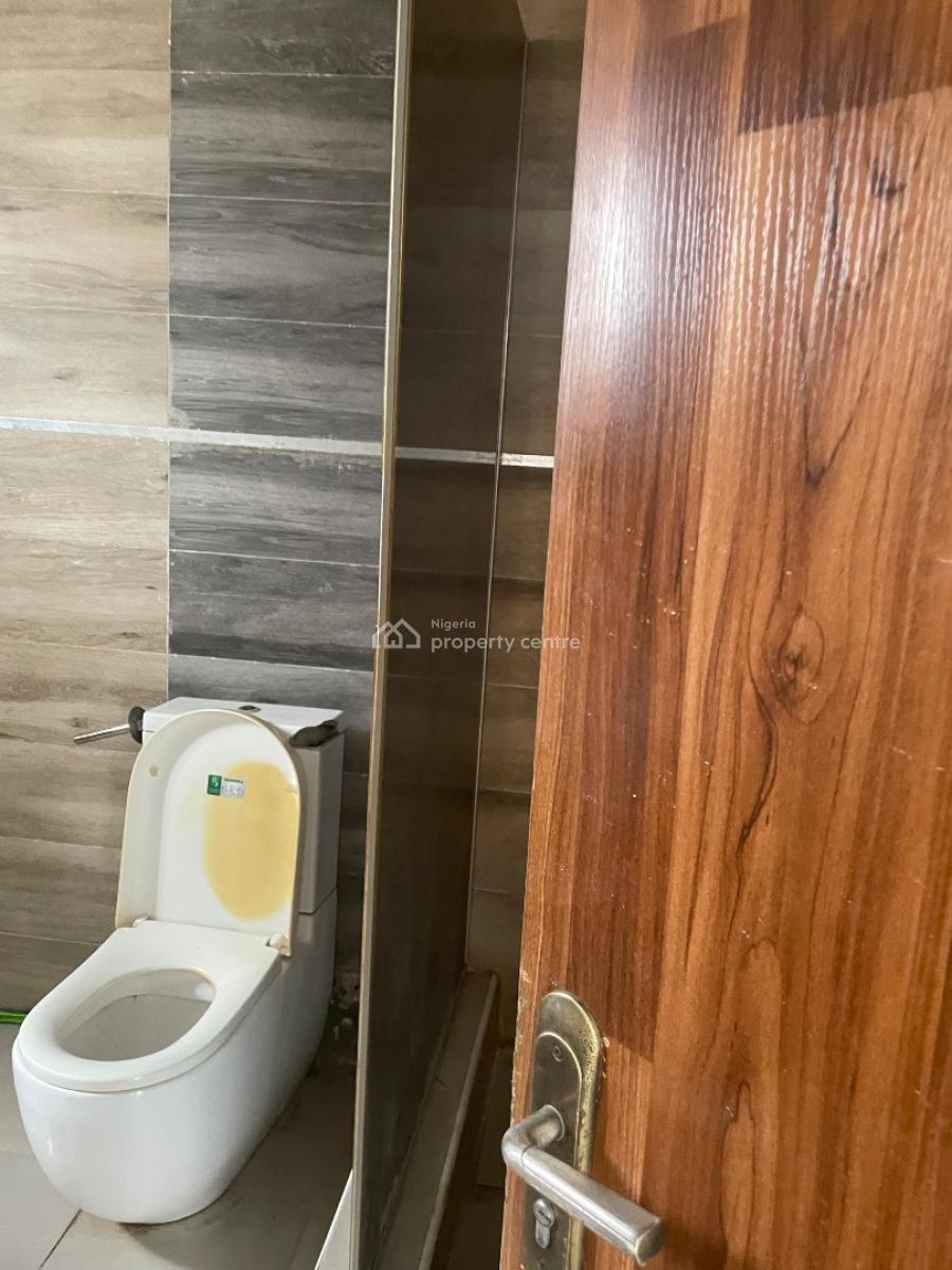 a Room in Shared Apartment, Osapa Lekki, Lekki, Lagos, Flat / Apartment for Rent