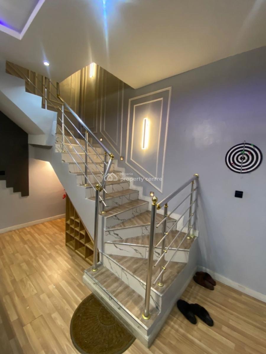 Distress Deal : 4 Bedroom Terrace Duplex, Ikota, Lekki, Lagos, Terraced Duplex for Sale