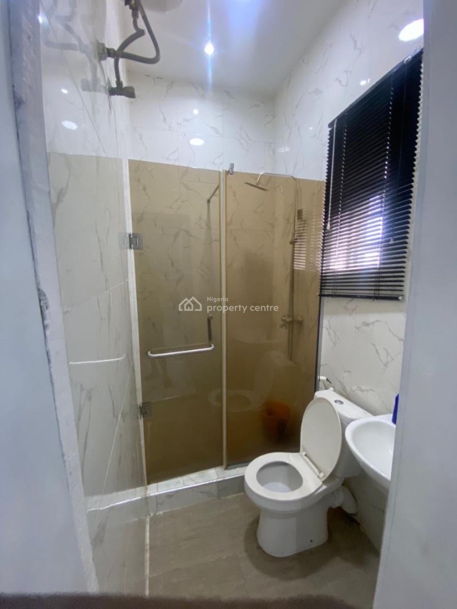 Distress Deal : 4 Bedroom Terrace Duplex, Ikota, Lekki, Lagos, Terraced Duplex for Sale