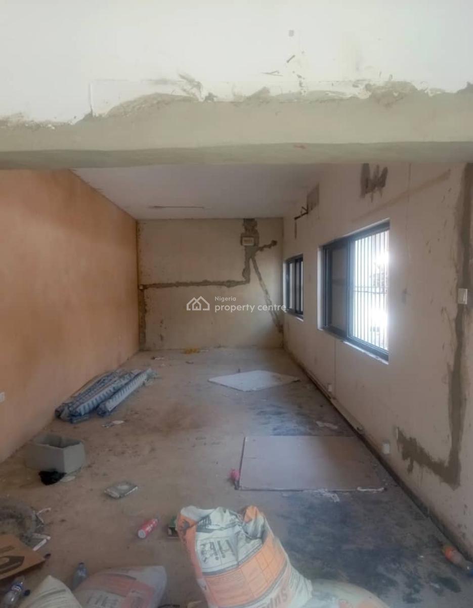 Spacious Medium Sized Shop Space Location Upstairs at The Front, Lekki Phase1, Lekki, Lagos, Commercial Property for Rent