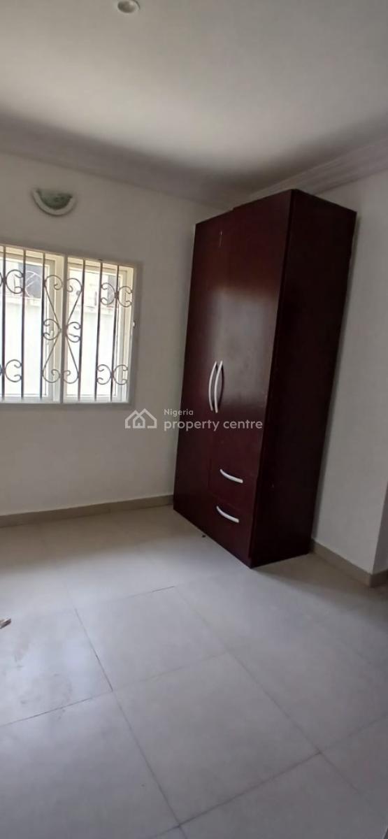 Nice and Spacious 1bedroom Apartment, Off Pedro Road Close to Charlie Boy Gbagada, Shomolu, Lagos, Flat / Apartment for Rent