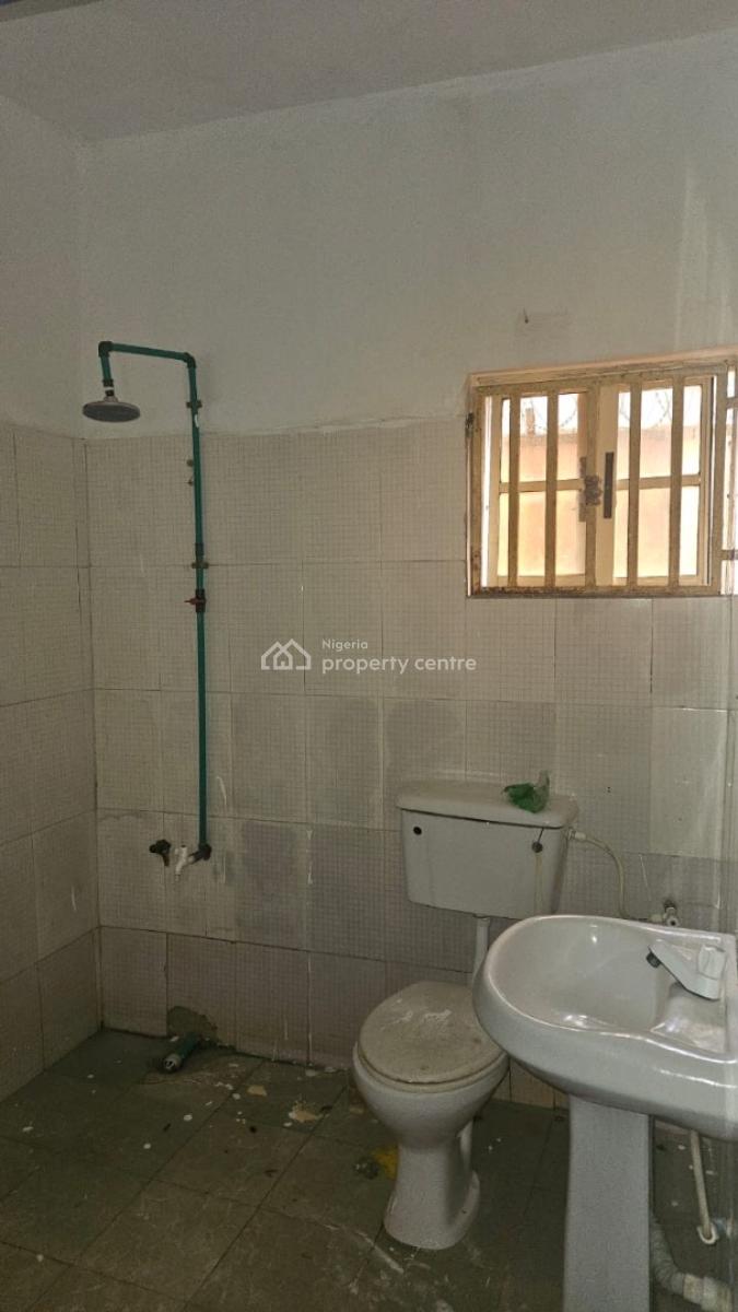 Clean 2 Bedroom Directly Along Interlocked Rd, Badore, Ajah, Lagos, Flat / Apartment for Rent