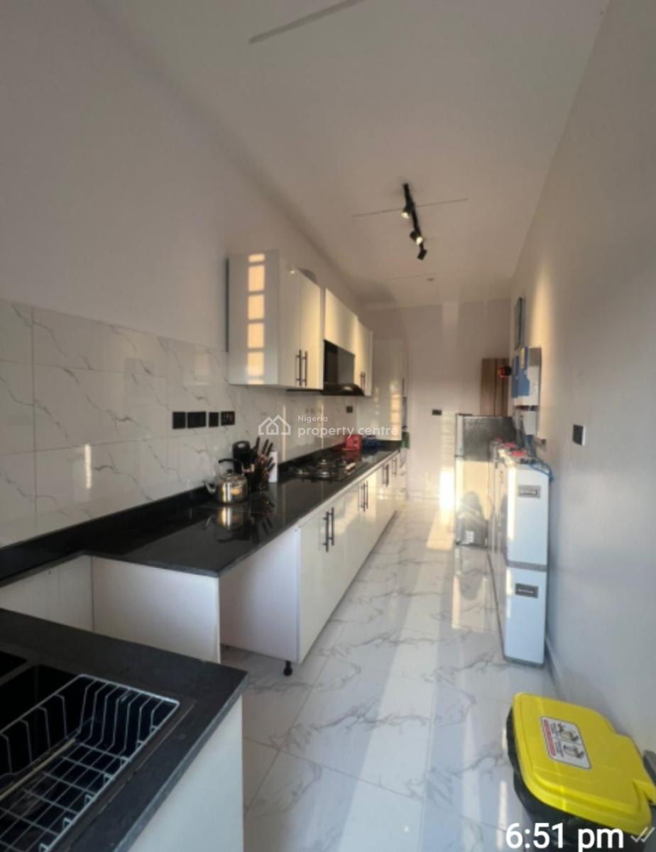 2 Bedrooms with Swimming Pool and Gym, Ologolo, Lekki, Lagos, Flat / Apartment for Rent