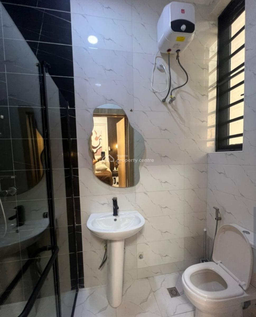2 Bedrooms with Swimming Pool and Gym, Ologolo, Lekki, Lagos, Flat / Apartment for Rent