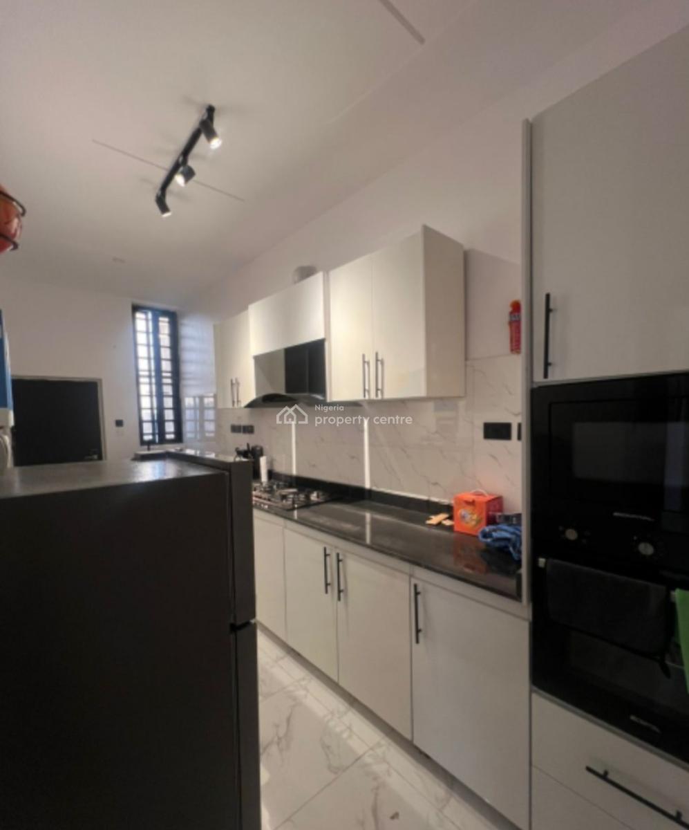 2 Bedrooms with Swimming Pool and Gym, Ologolo, Lekki, Lagos, Flat / Apartment for Rent