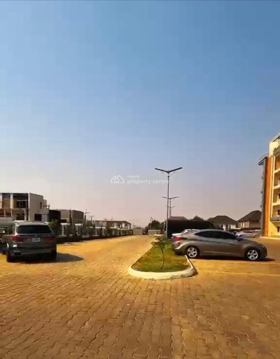 Luxurious Spacious 2bedroom En-suite Flat, River Park Estate, Lugbe District, Abuja, Block of Flats for Sale