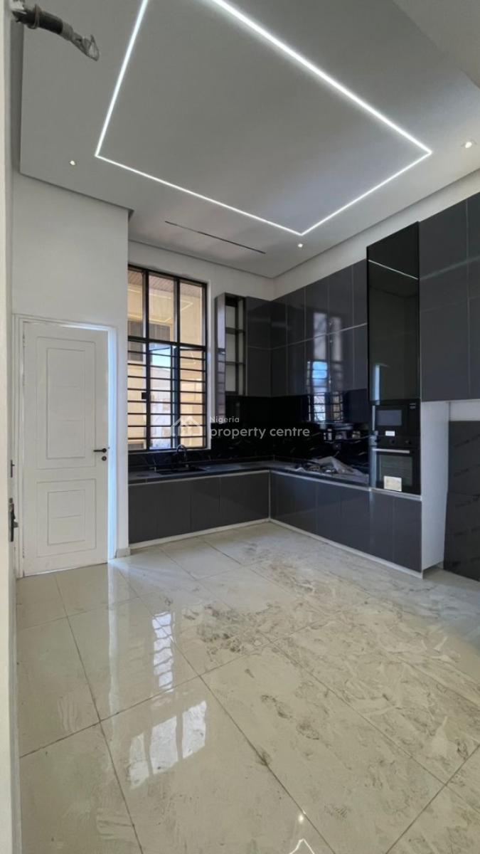 Luxurious 3 Bedrooms Apartment Without Bq, Lekki Phase 1, Lekki, Lagos, Flat / Apartment for Sale