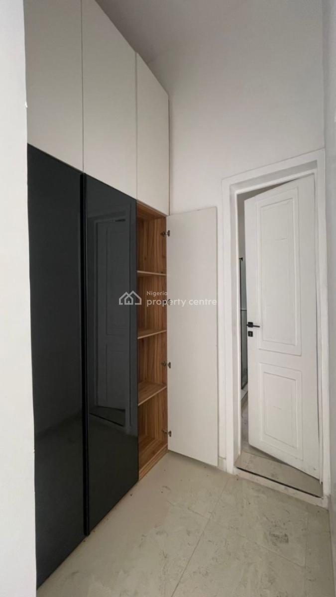 Luxurious 3 Bedrooms Apartment Without Bq, Lekki Phase 1, Lekki, Lagos, Flat / Apartment for Sale
