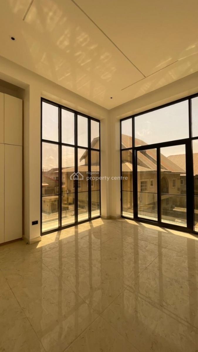 Luxurious 3 Bedrooms Apartment Without Bq, Lekki Phase 1, Lekki, Lagos, Flat / Apartment for Sale