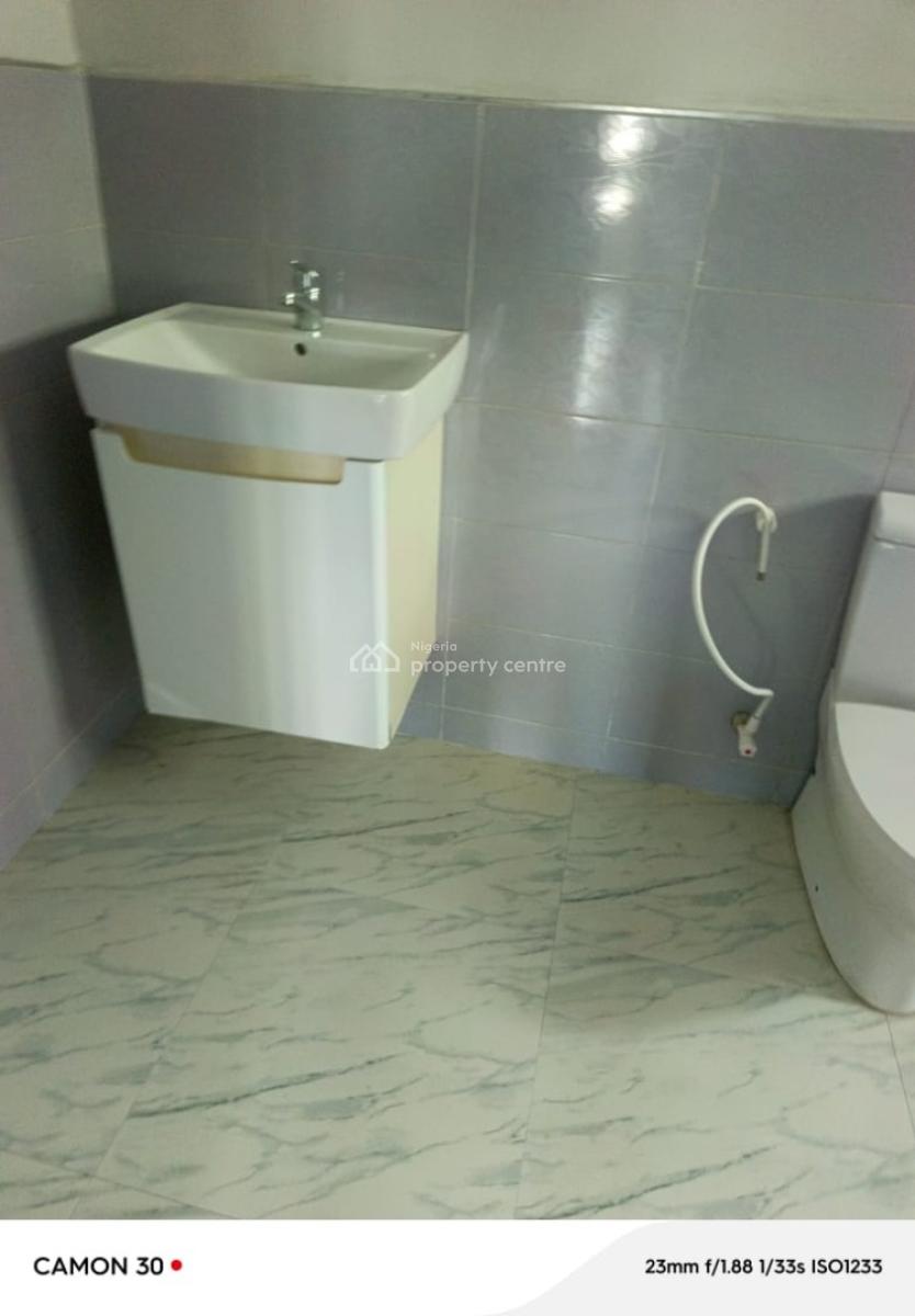 Well Renovated 4 Bedroom Semi Detach Duplex with B Q, in Magodo Phase, Magodo Gra Phase 1, Gra Phase 1, Magodo, Lagos, Semi-detached Duplex for Rent