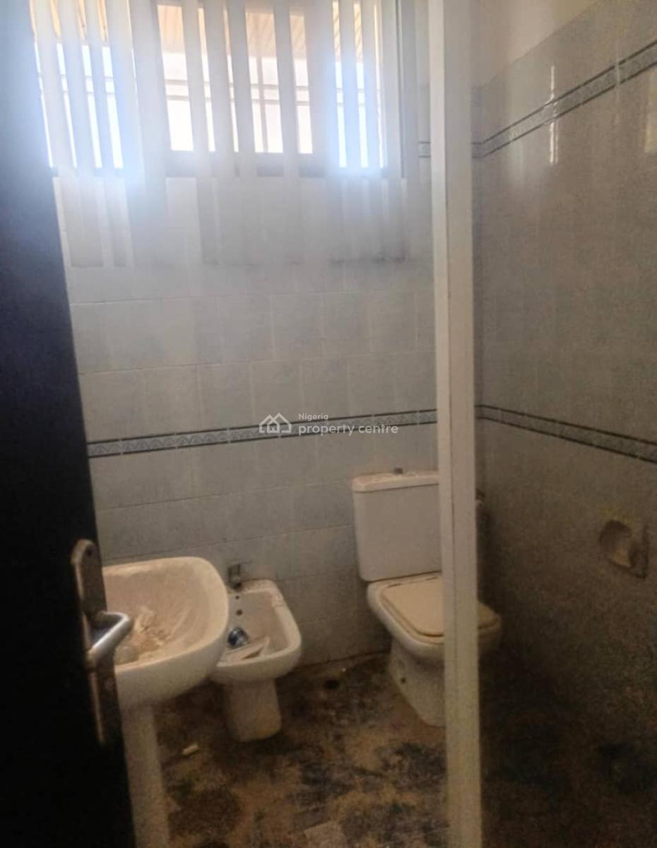 Well Positioned, Big Office/shop Space, Front-ground Floor, Lekki Phase1, Lekki, Lagos, Commercial Property for Rent