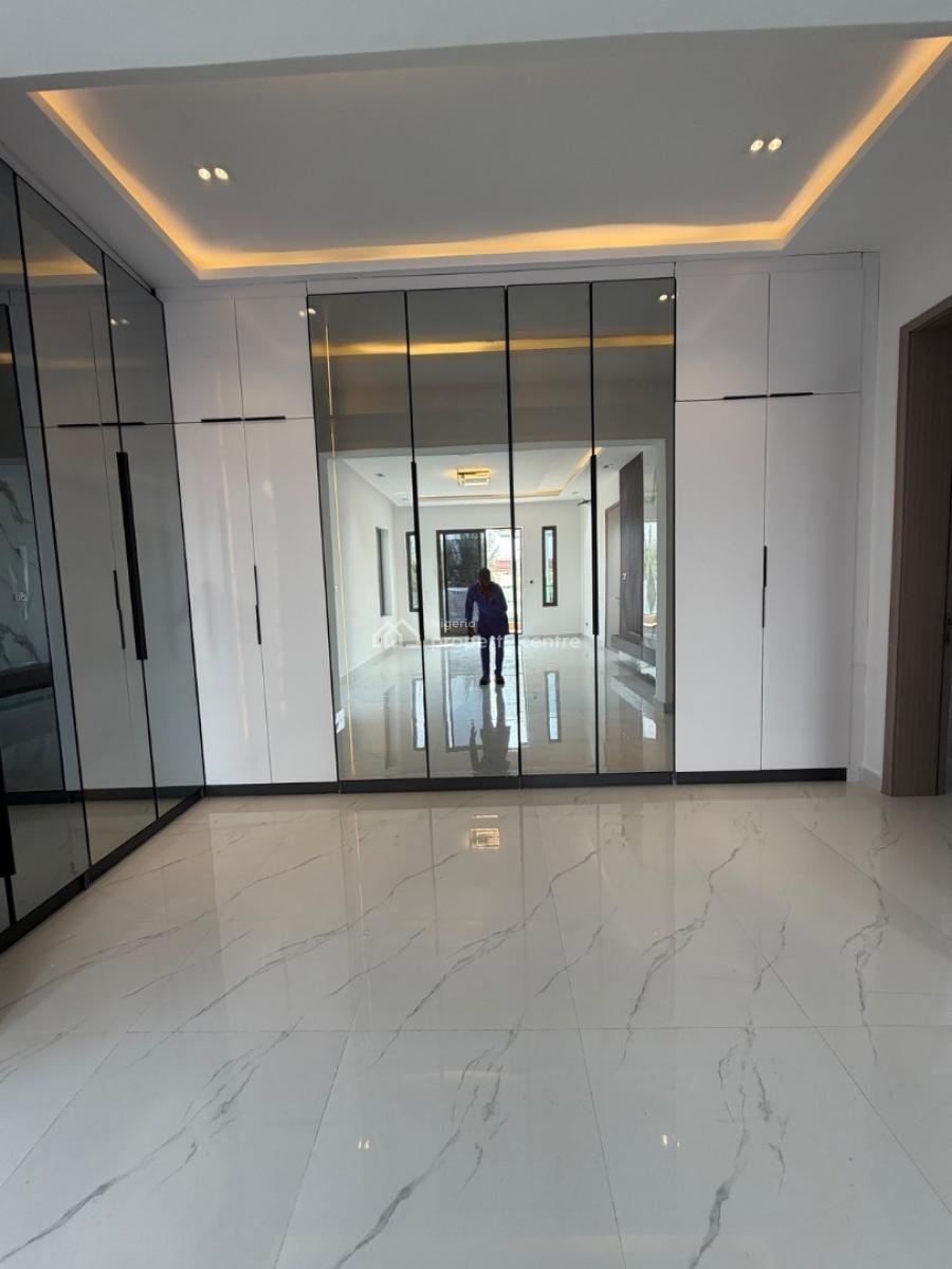 Spacious 5bedroom Detached House with Pool, Lekki Phase 1, Lekki, Lagos, Detached Duplex for Sale
