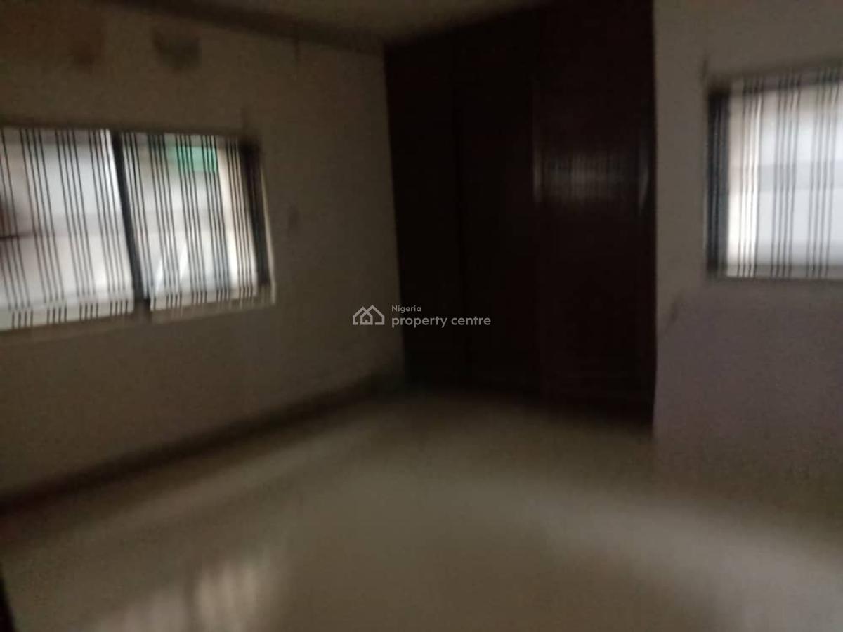 Property for R: 3 Bedrooms Flat All Ensuit in Diamond Estate Off Cm, Gra Phase 2, Magodo, Lagos, Flat / Apartment for Rent