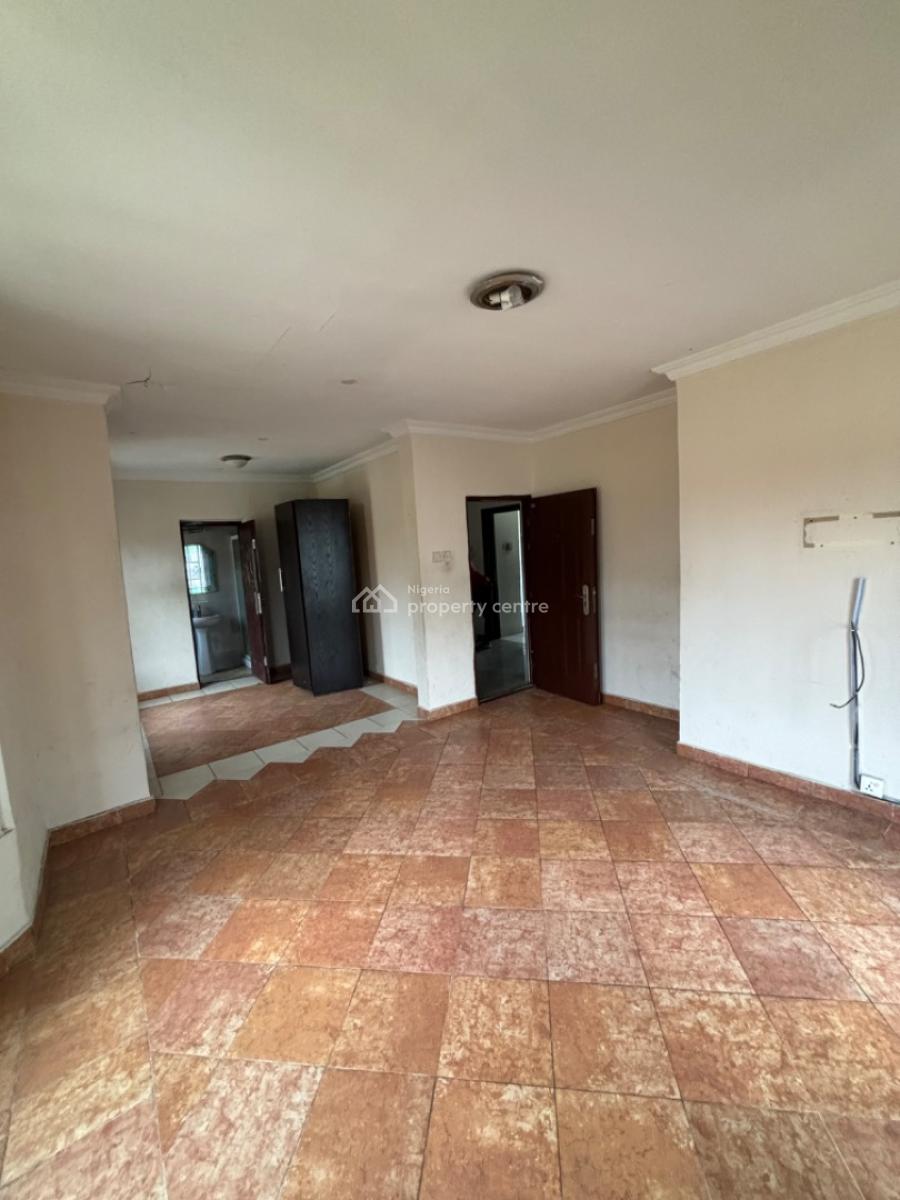Old But Solid 4 Bedroom Terrace Duplex, Lekki Phase 1, Lekki, Lagos, Terraced Duplex for Rent