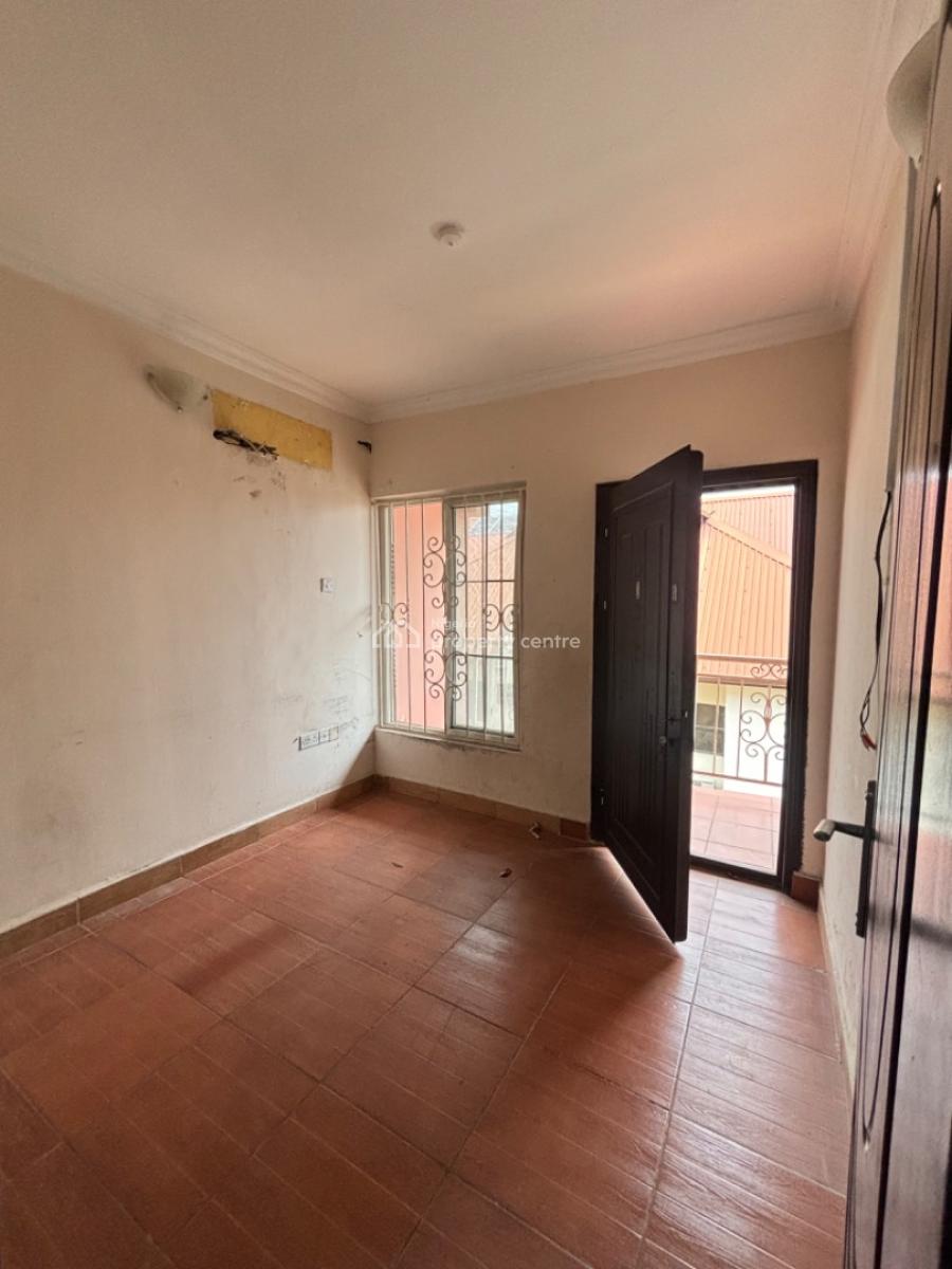 Old But Solid 4 Bedroom Terrace Duplex, Lekki Phase 1, Lekki, Lagos, Terraced Duplex for Rent