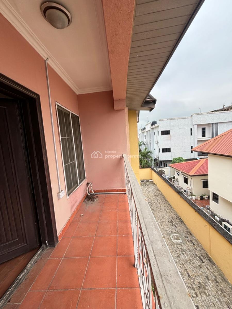 Old But Solid 4 Bedroom Terrace Duplex, Lekki Phase 1, Lekki, Lagos, Terraced Duplex for Rent