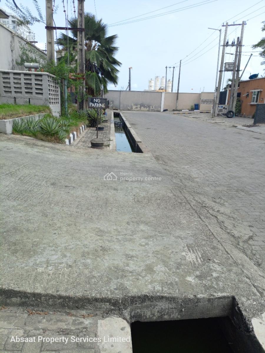 a Duplex and a Block of 6 Units of Flats, Lekki Phase 1, Lekki, Lagos, Block of Flats for Sale