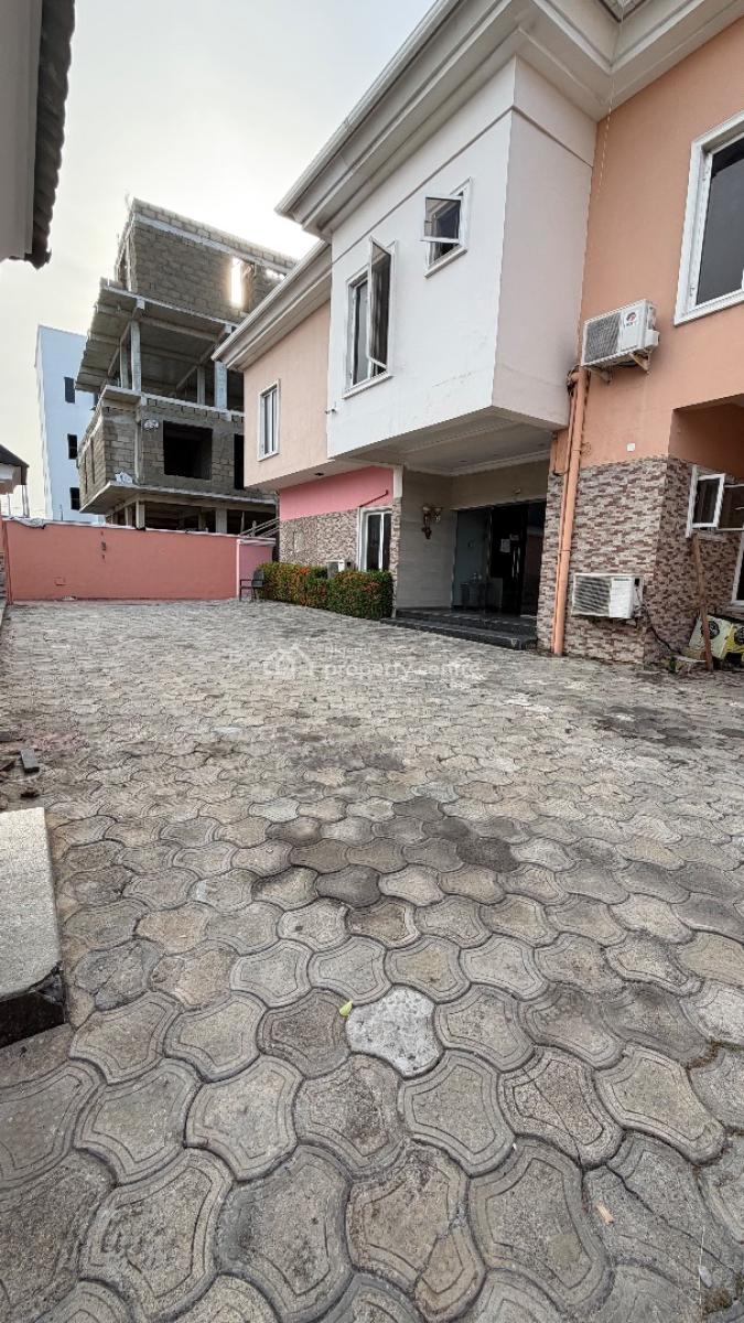 Spacious 5 Bedroom Duplex, Lekki Phase 1, Lekki, Lagos, Commercial Property for Rent