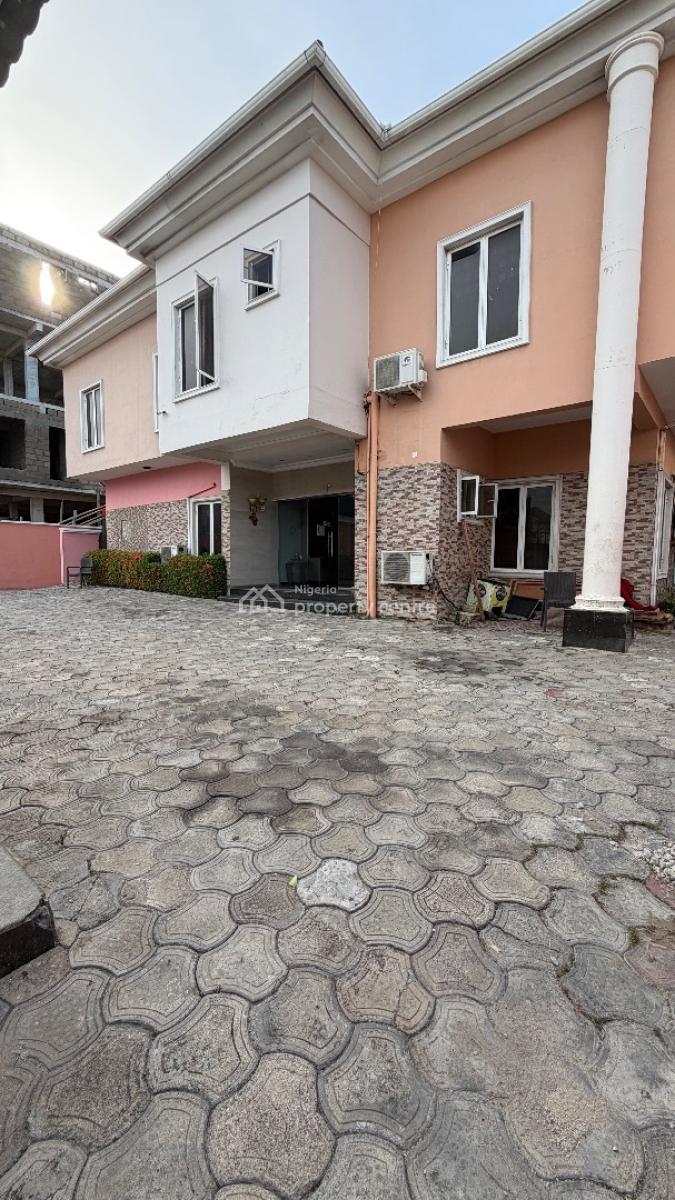 Spacious 5 Bedroom Duplex, Lekki Phase 1, Lekki, Lagos, Commercial Property for Rent