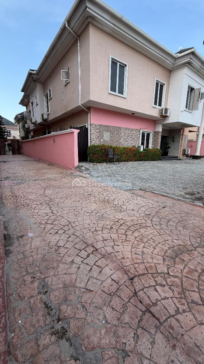 Spacious 5 Bedroom Duplex, Lekki Phase 1, Lekki, Lagos, Commercial Property for Rent