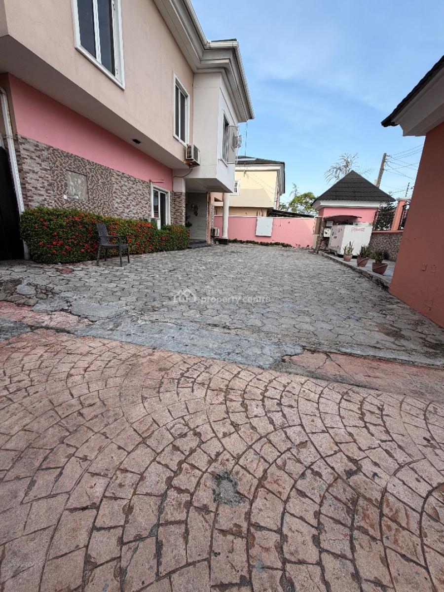 Spacious 5 Bedroom Duplex, Lekki Phase 1, Lekki, Lagos, Commercial Property for Rent