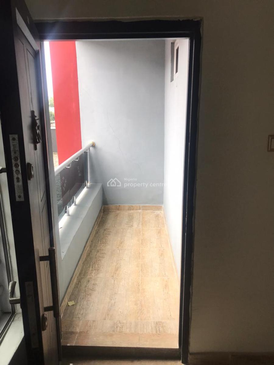 Super Distress 4 Bedroom Terrace Dumplex  with Bq, Rosebank Estate Close to Vgc, Well Secured and Put Together Estate, Vgc, Lekki, Lagos, Terraced Duplex for Sale