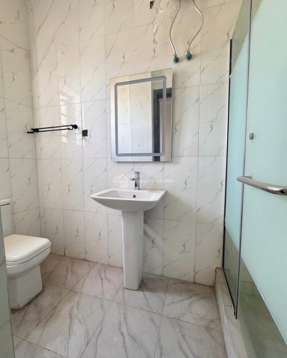 2bedroom Apartment, Ologolo, Lekki, Lagos, Flat / Apartment for Rent