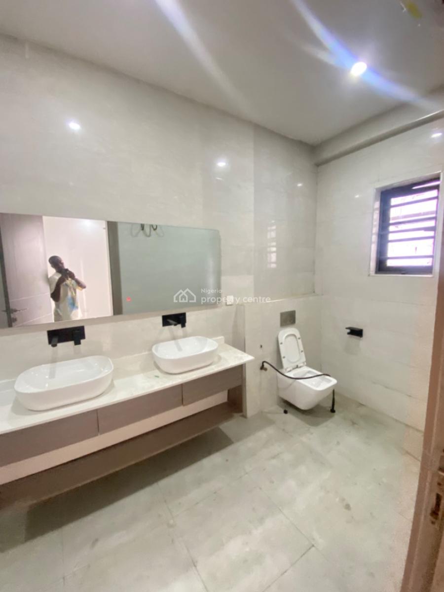 Luxury 3 Bedroom Serviced Spacious Apartment with Bq, Elevator & Gym, Ikate, Ikate, Lekki, Lagos, Flat / Apartment for Sale