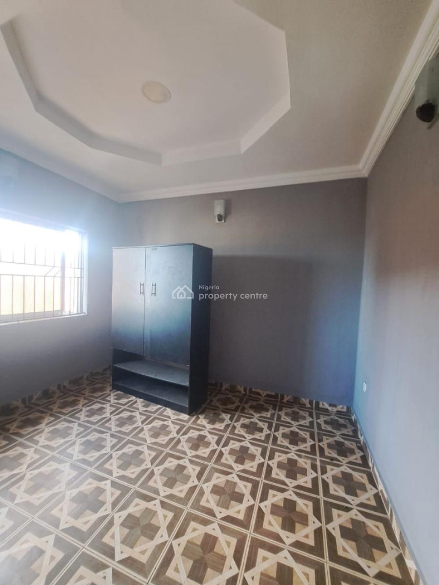 Spacious 2bed Flat Upstairs, Ikate, Lekki, Lagos, Flat / Apartment for Rent