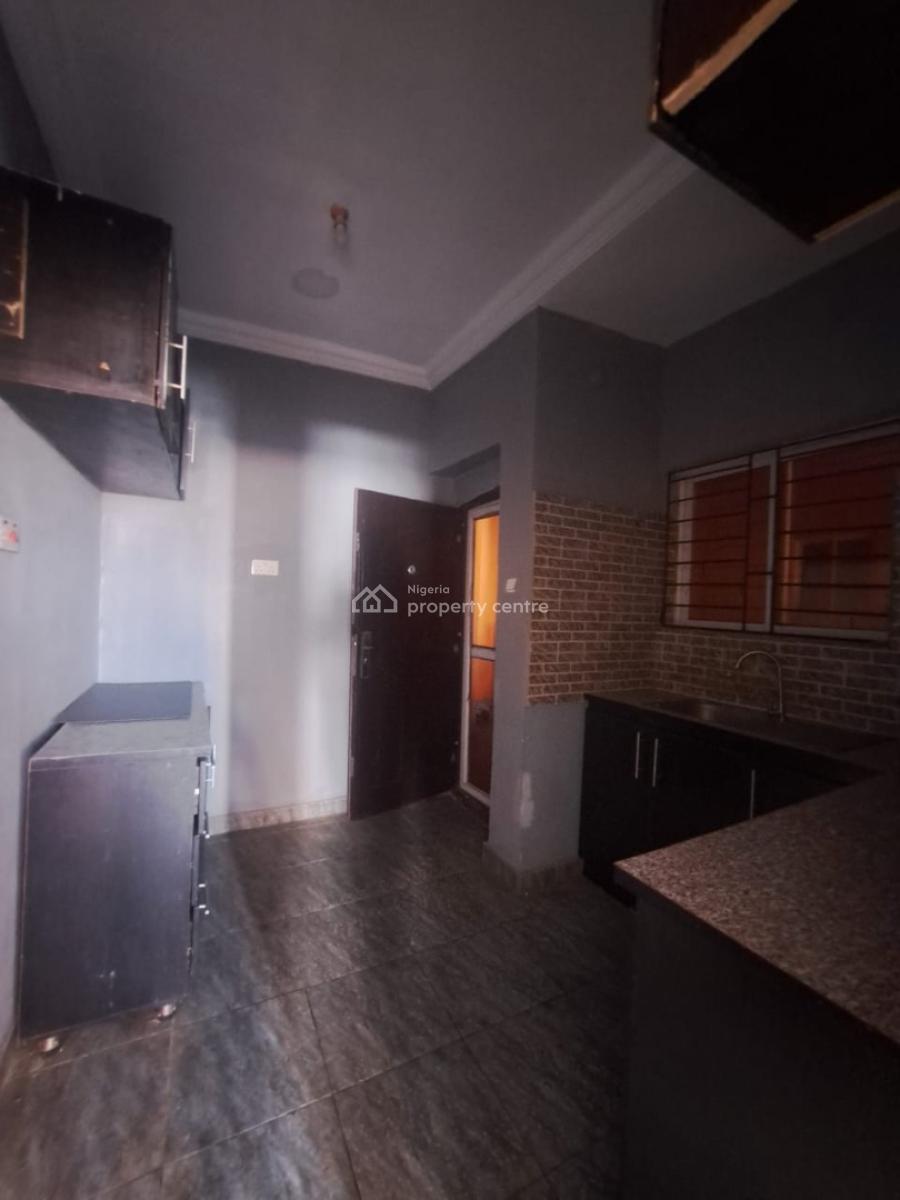 Spacious 2bed Flat Upstairs, Ikate, Lekki, Lagos, Flat / Apartment for Rent