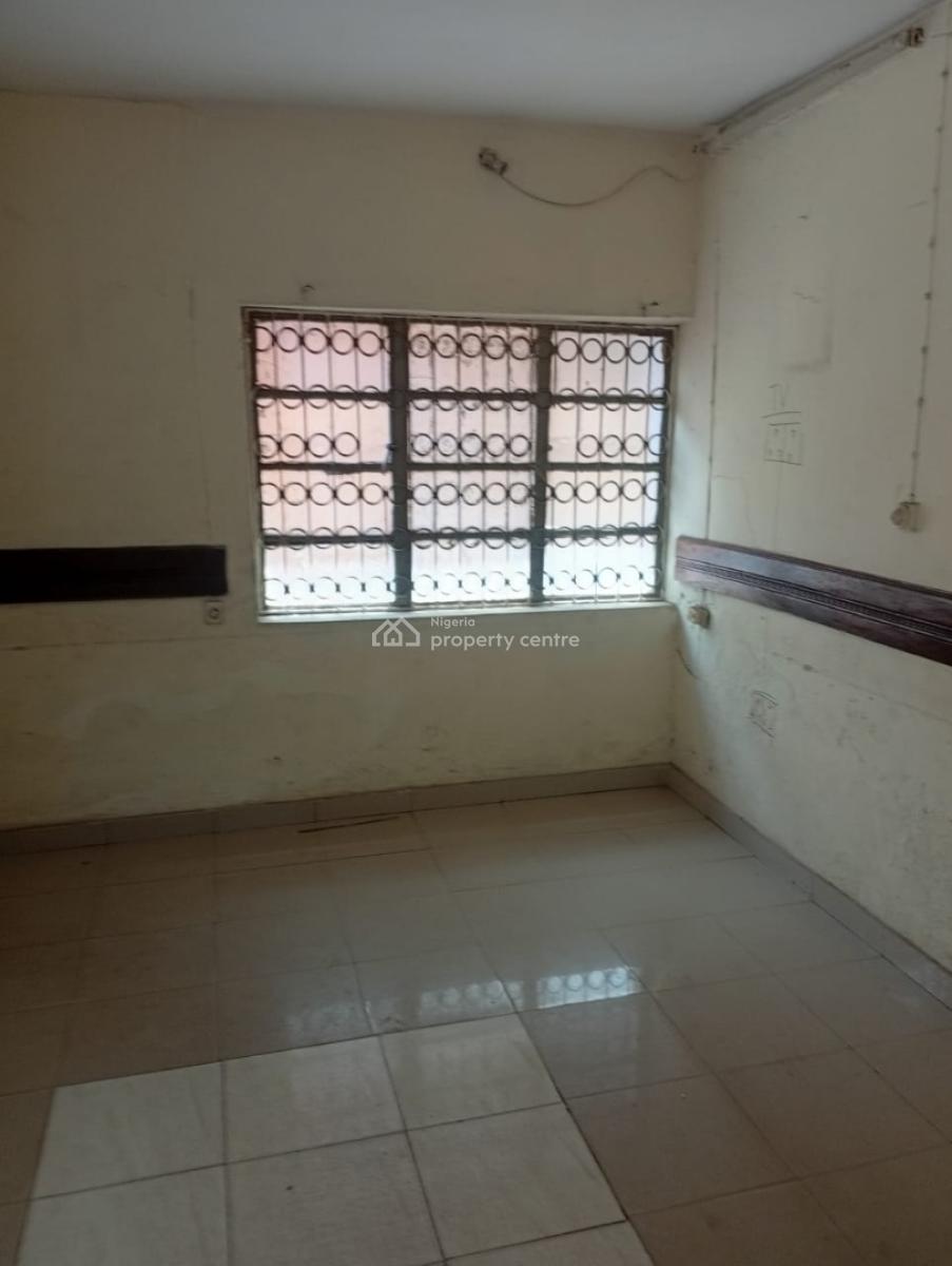 3 Bedroom Bungalow Apartment (self Compand), Off Toyin. Street, Ikeja, Lagos, Flat / Apartment for Rent