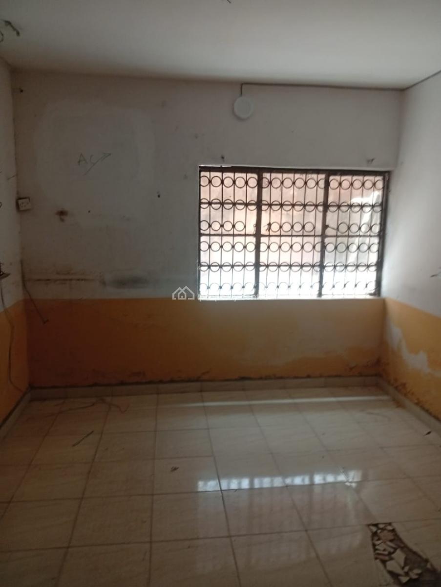 3 Bedroom Bungalow Apartment (self Compand), Off Toyin. Street, Ikeja, Lagos, Flat / Apartment for Rent