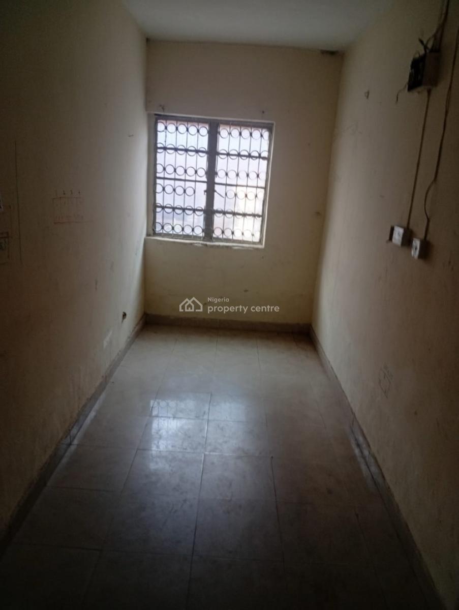 3 Bedroom Bungalow Apartment (self Compand), Off Toyin. Street, Ikeja, Lagos, Flat / Apartment for Rent