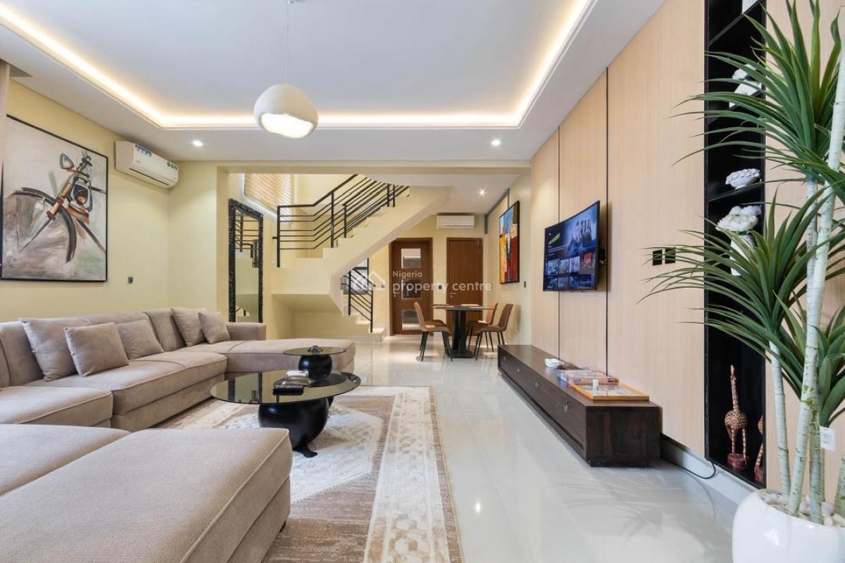 Newly Luxury 2 Bedroom Apartment with Ps5 & Snooker Netflix/prime, Lekki Phase 1, Lekki, Lagos, Flat / Apartment Short Let