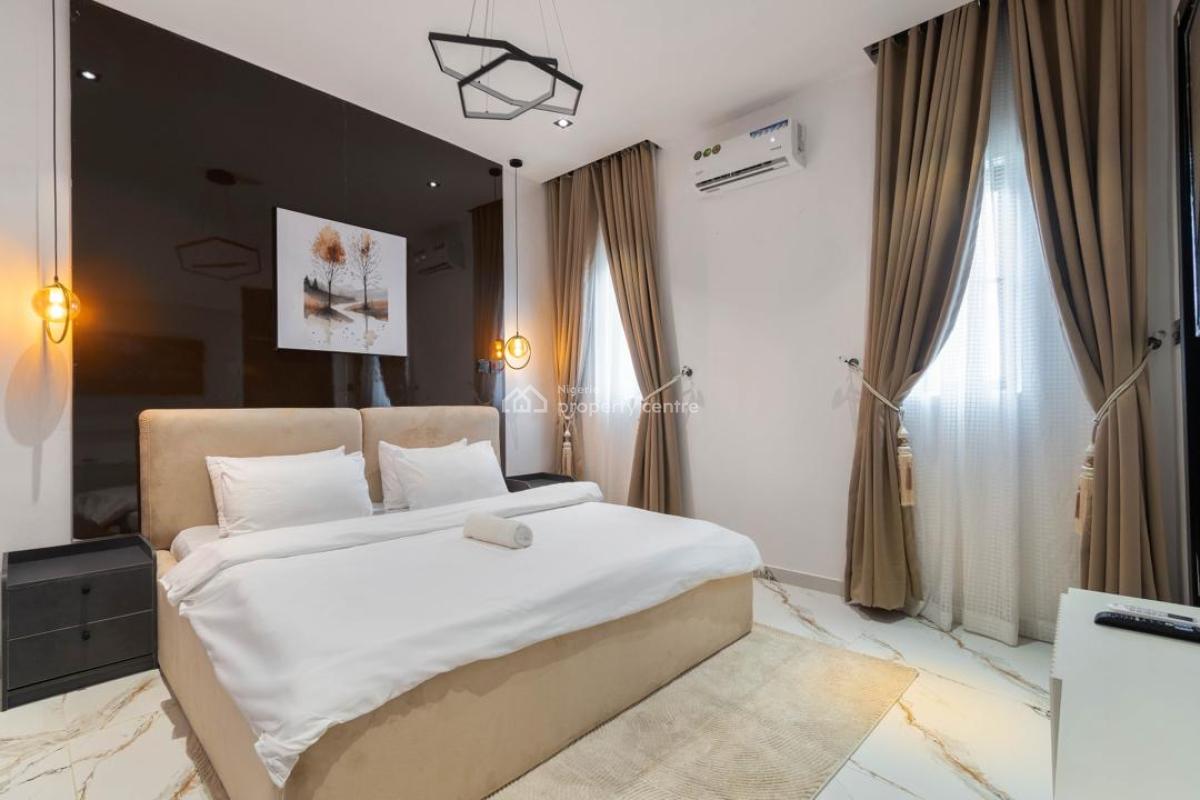 Newly Luxury 4 Bedroom Apartment with Ps5 & Snooker Netflix/prime, Lekki Phase 1, Lekki, Lagos, House Short Let