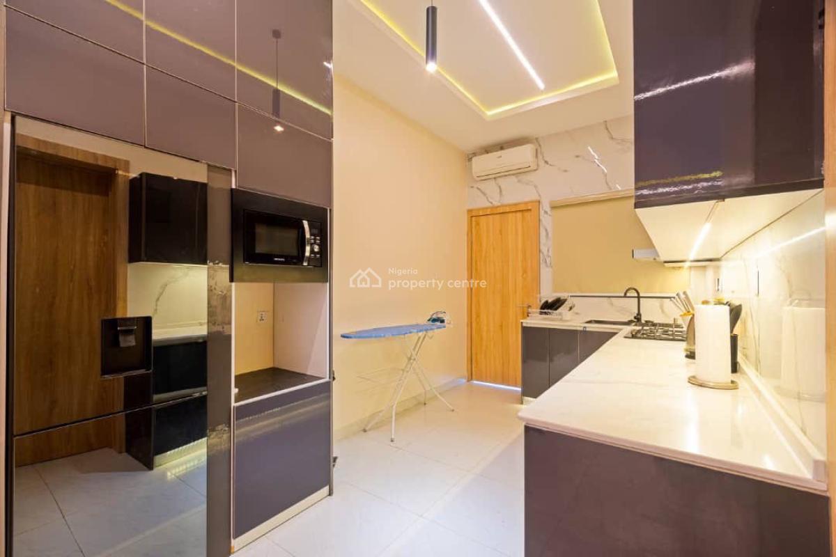 Newly Luxury 3 Bedroom Apartment with Ps5 & Snooker Netflix/prime, Victoria Island (vi), Lagos, Flat / Apartment Short Let