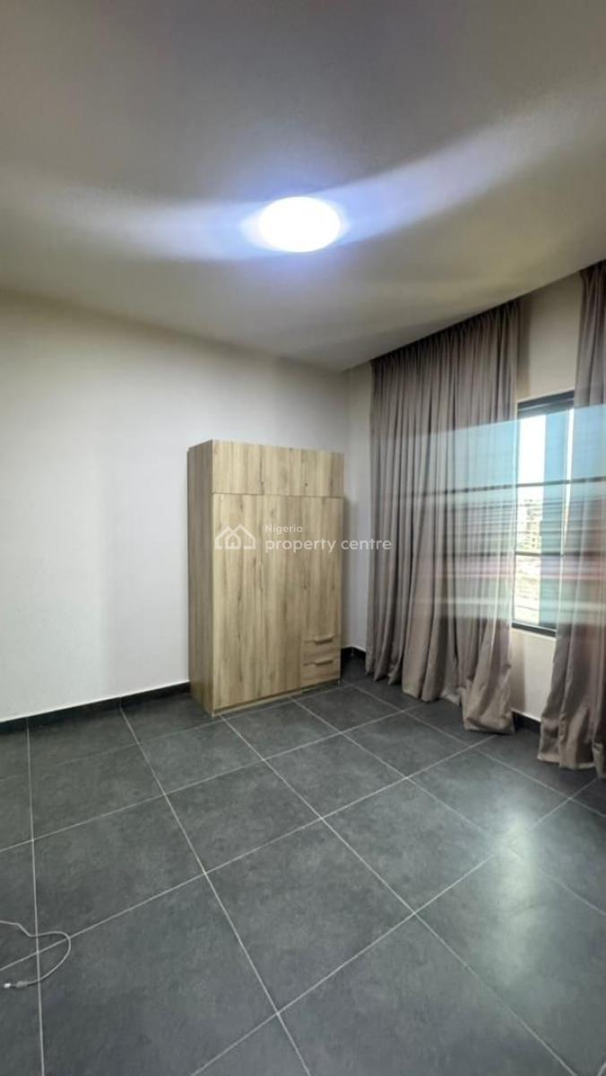 1 Bedroom Apartment, Lekki Phase 1, Lekki, Lagos, Flat / Apartment for Sale
