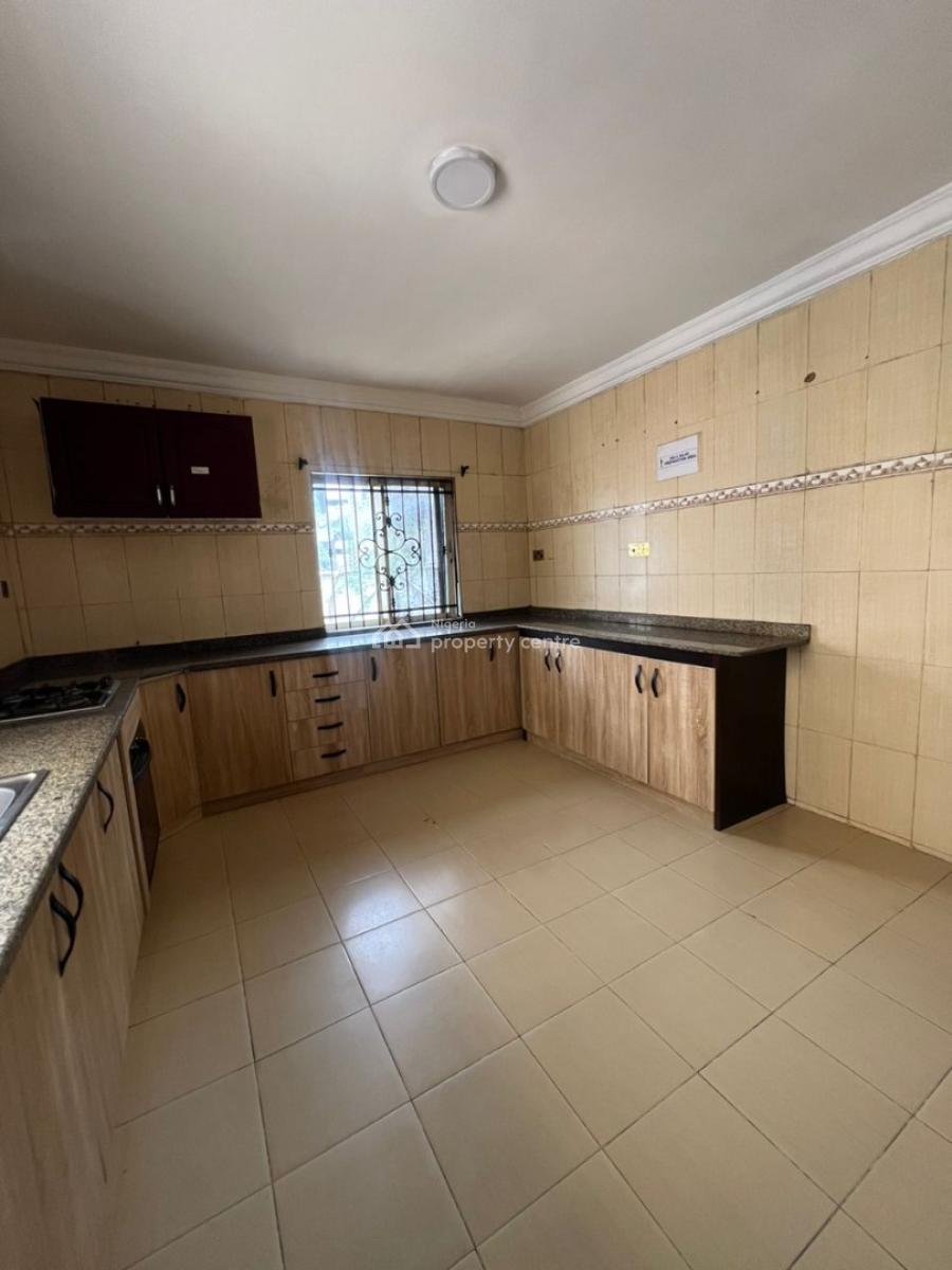 Neat 3 Bedroom Apartment with Bq for Residential/commercial Use, Lekki Phase1, Lekki, Lagos, Flat / Apartment for Rent