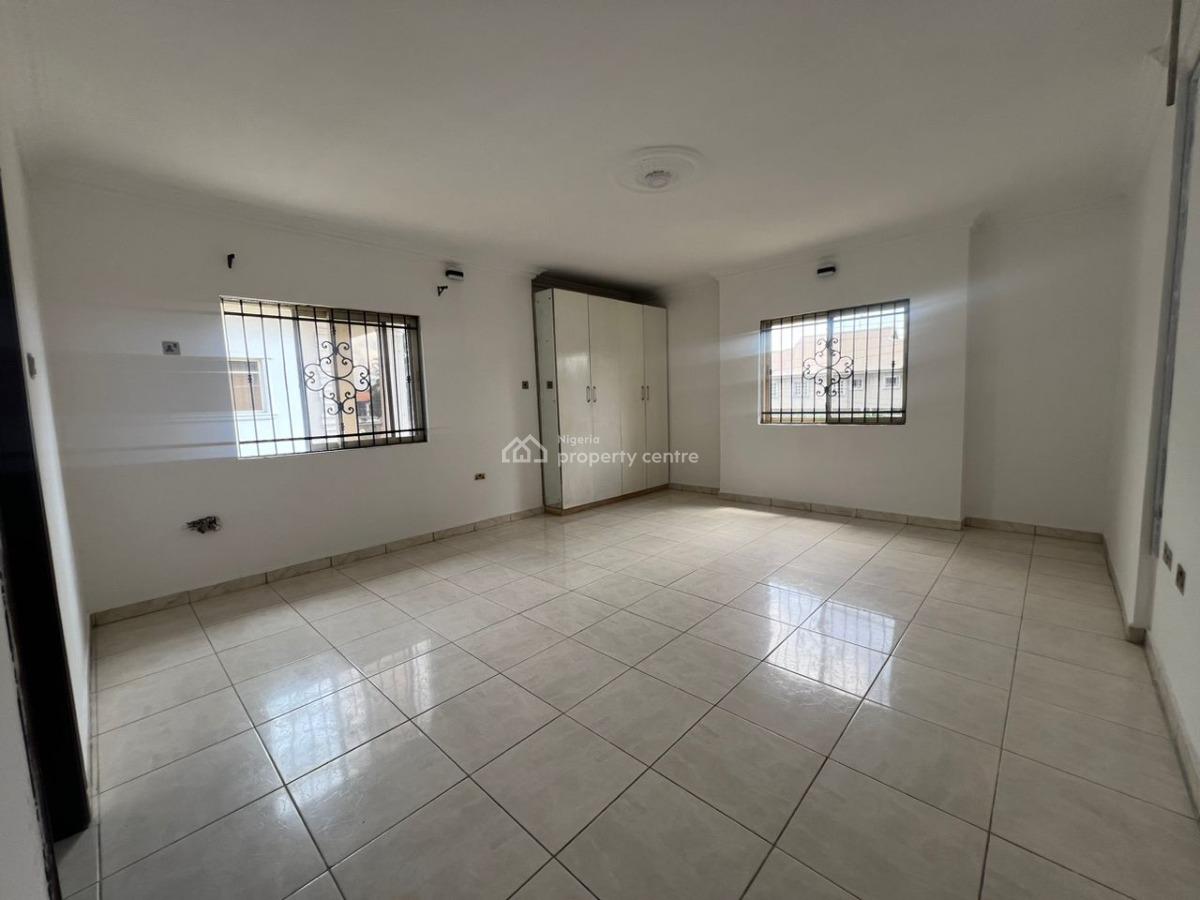 Neat 3 Bedroom Apartment with Bq for Residential/commercial Use, Lekki Phase1, Lekki, Lagos, Flat / Apartment for Rent