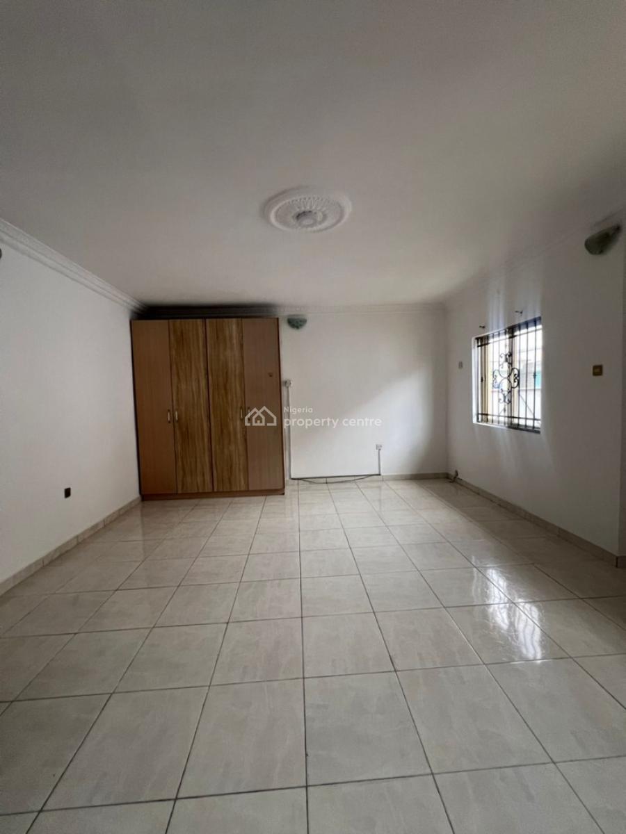 Neat 3 Bedroom Apartment with Bq for Residential/commercial Use, Lekki Phase1, Lekki, Lagos, Flat / Apartment for Rent