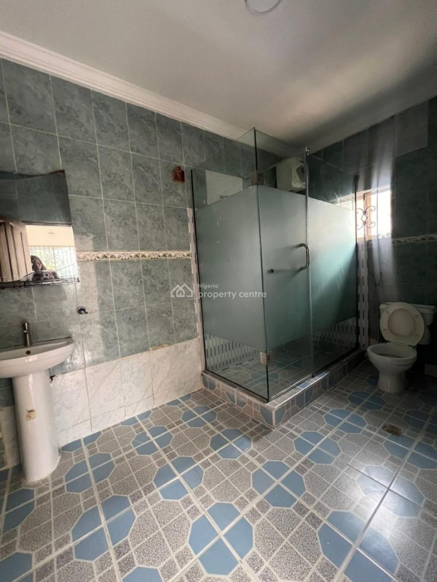 Neat 3 Bedroom Apartment with Bq for Residential/commercial Use, Lekki Phase1, Lekki, Lagos, Flat / Apartment for Rent