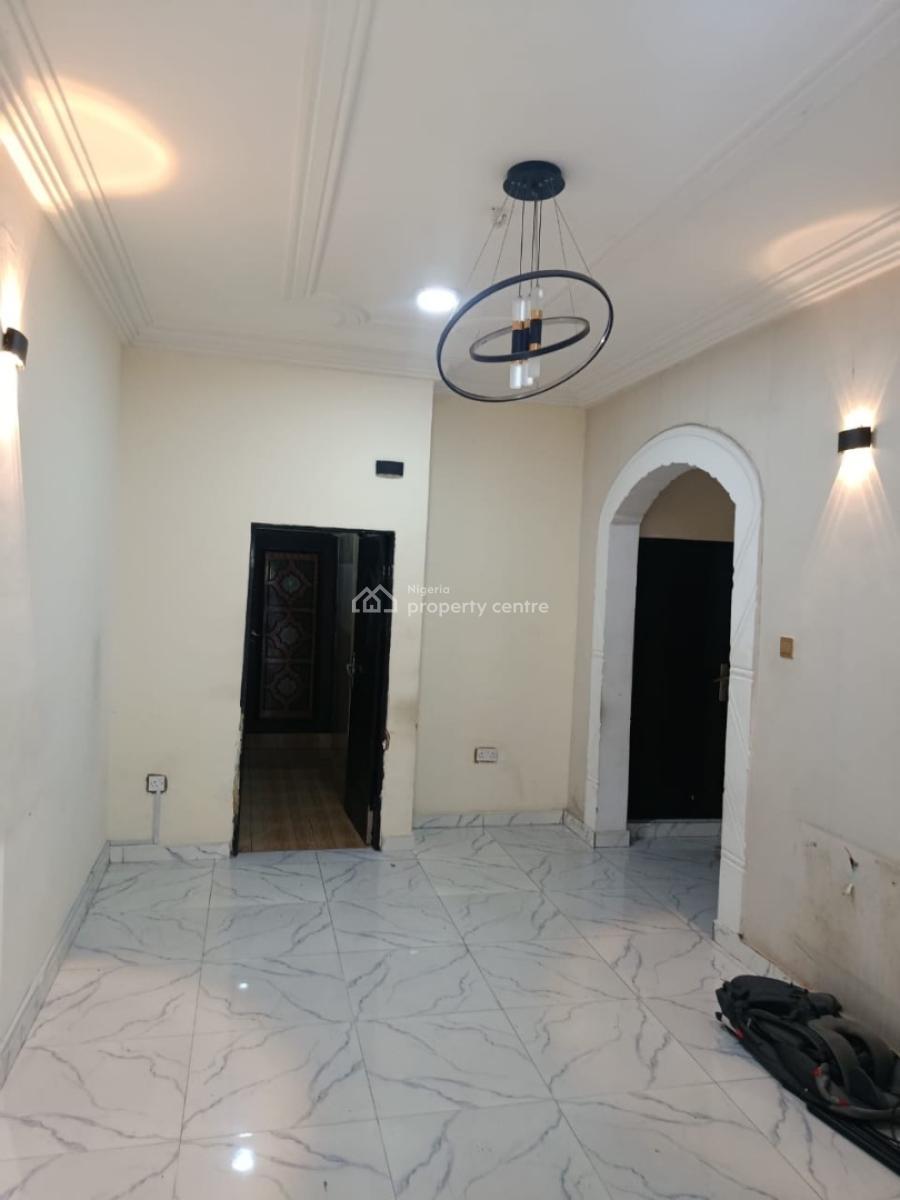 Lovely 2bedroom Flat Off Iponri, Surulere, Off Iponri, Surulere, Lagos, Flat / Apartment for Rent
