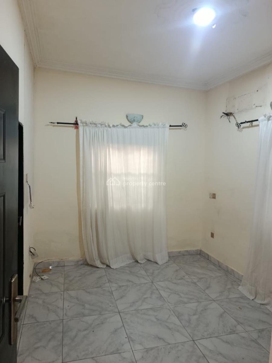 Lovely 2bedroom Flat Off Iponri, Surulere, Off Iponri, Surulere, Lagos, Flat / Apartment for Rent