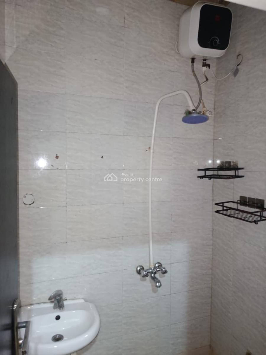 Lovely 2bedroom Flat Off Iponri, Surulere, Off Iponri, Surulere, Lagos, Flat / Apartment for Rent