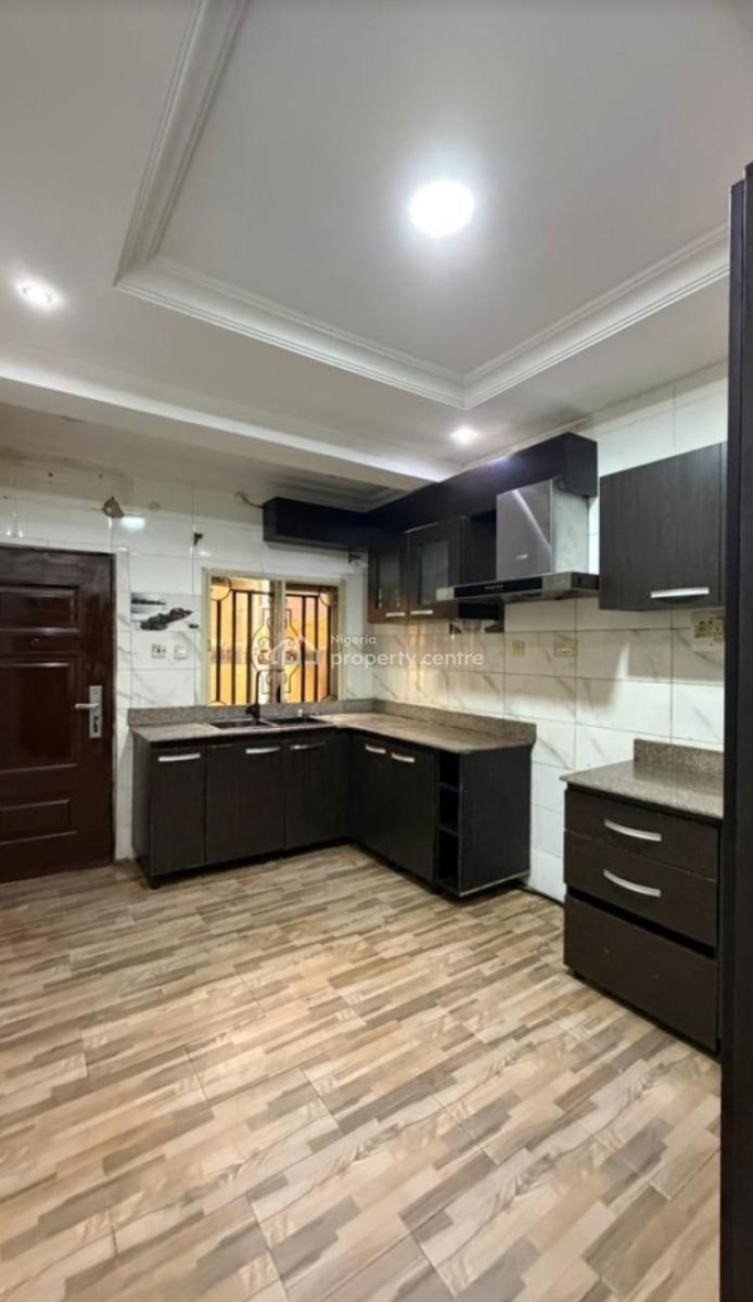 Nicely Finished 4 Bedroom Semi-detached House with 2 Rooms Bq, Lekki Phase 1, Lekki, Lagos, Semi-detached Duplex for Sale
