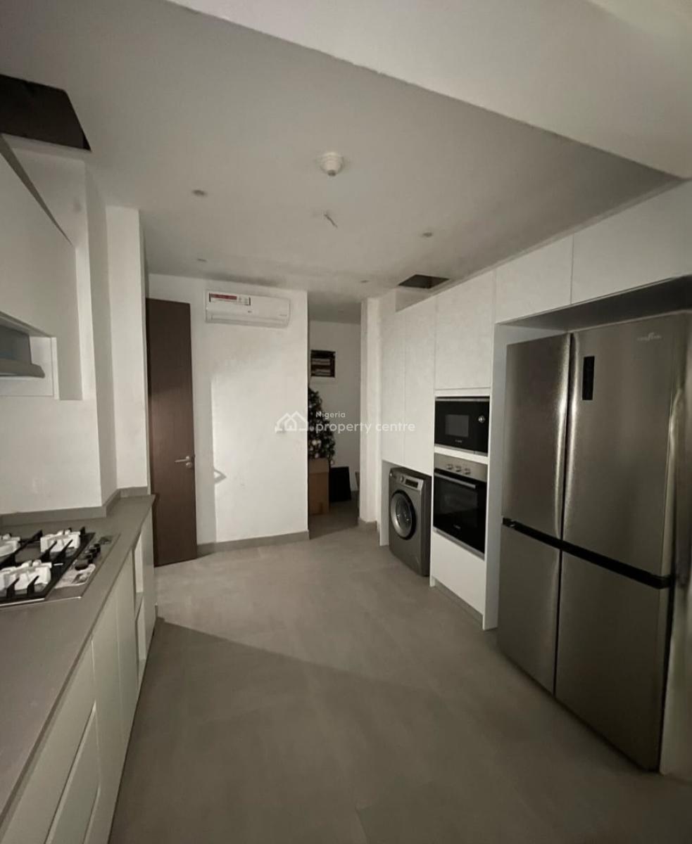 2 Bedroom Apartment with a Swimming Pool and  Gym, Lekki Phase 1, Lekki, Lagos, Block of Flats for Sale