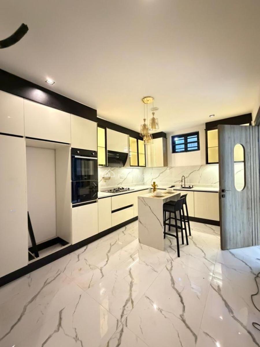2-bedroom Apartment, Lekki Phase 1, Lekki, Lagos, Flat / Apartment for Sale