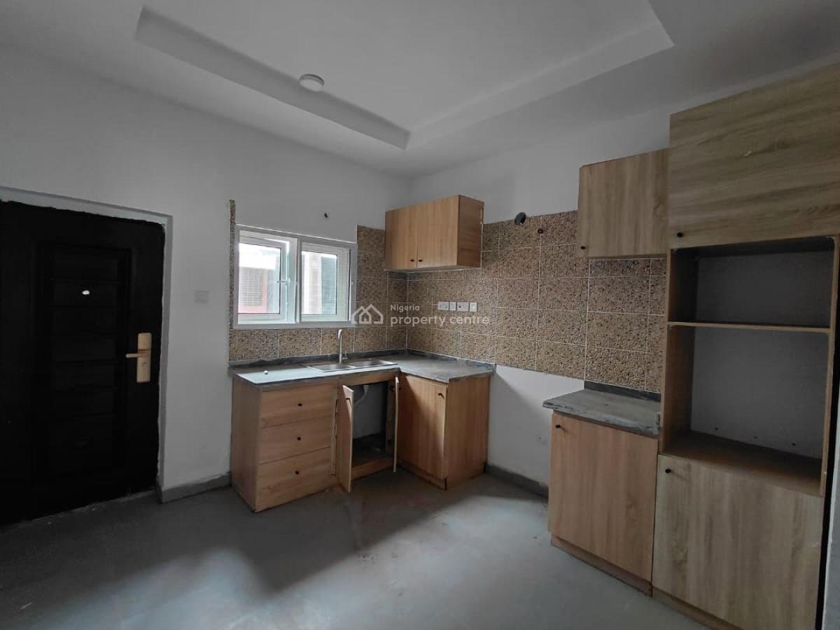 4 Bedroom Semi-detached House, Abraham Adesanya, Ogombo, Ajah, Lagos, Semi-detached Duplex for Rent