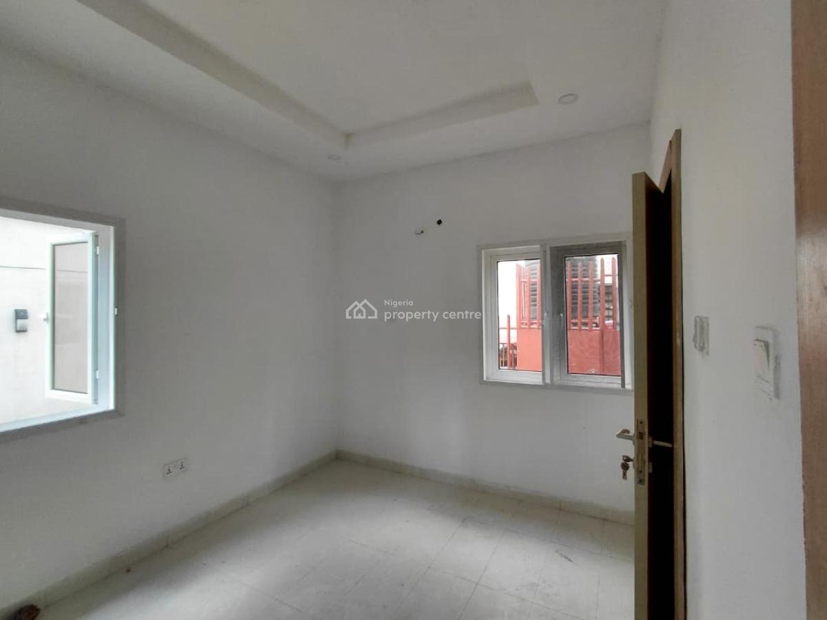 4 Bedroom Semi-detached House, Abraham Adesanya, Ogombo, Ajah, Lagos, Semi-detached Duplex for Rent