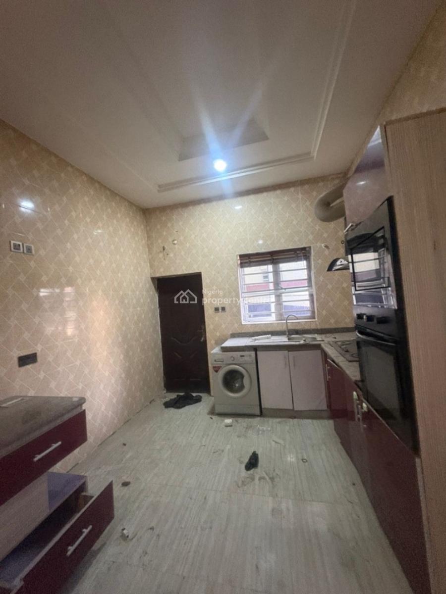 1 Room Shared Apartment in a Duplex, 17 Van Daniel Estate Orchid Road Chevron Lekki, Lafiaji, Lekki, Lagos, Self Contain (single Rooms) for Rent